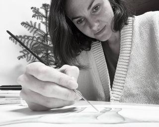 Tak tohle jsem já, konečně zpět u malování. Tam a u psaní je mi nejlíp. Ráda se schovávám mezi nekonečnými odstíny...